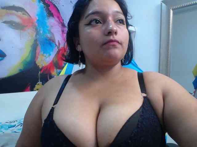 esmeralda-bigass webcam