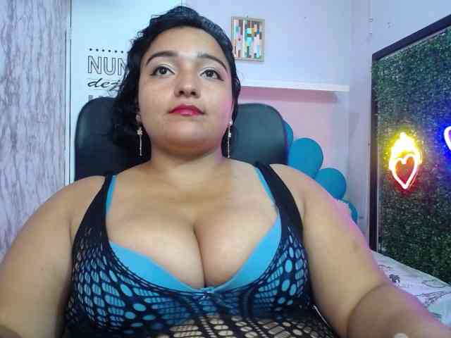 esmeralda-bigass