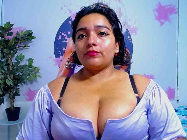esmeralda-bigass