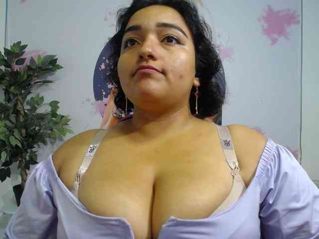 esmeralda-bigass webcam