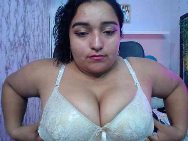 esmeralda-bigass webcam