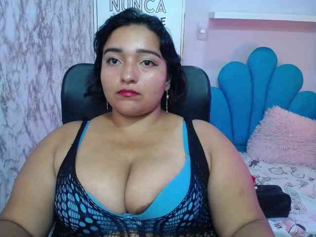 Esmeralda-bigass
