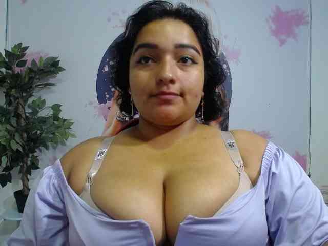 esmeralda-bigass