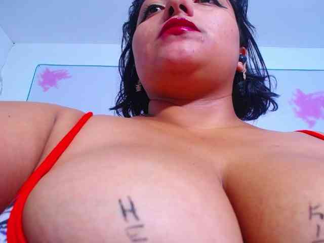 esmeralda-bigass webcam