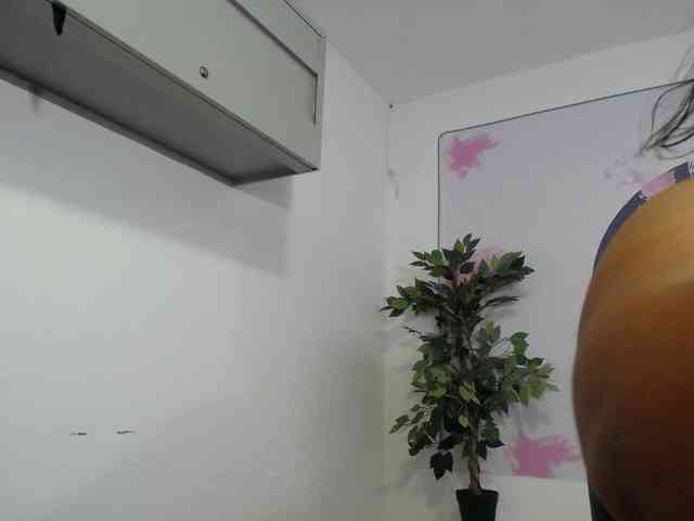 esmeralda-bigass webcam