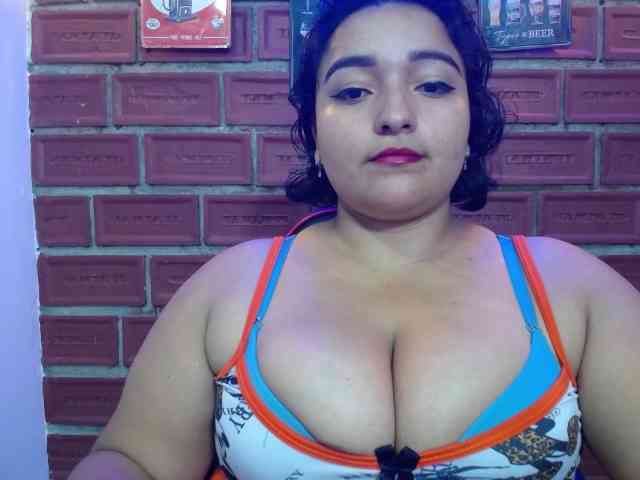 esmeralda-bigass webcam