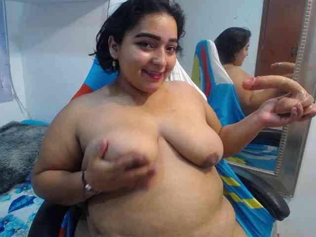 esmeralda-bigass webcam
