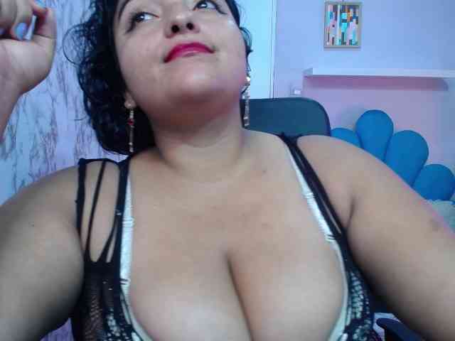 esmeralda-bigass webcam