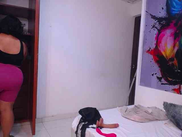 esmeralda-bigass webcam
