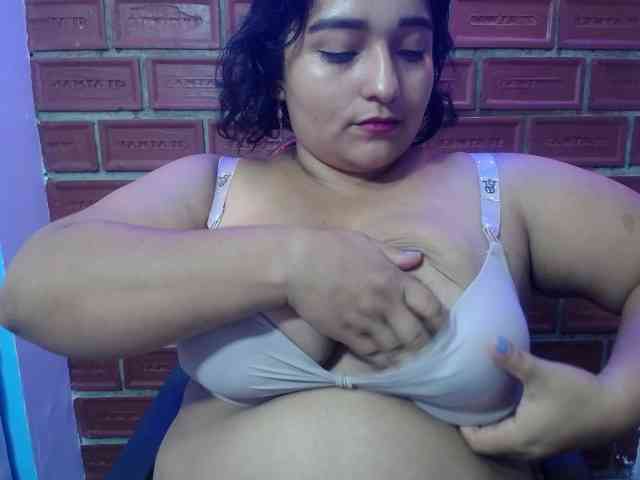 esmeralda-bigass webcam