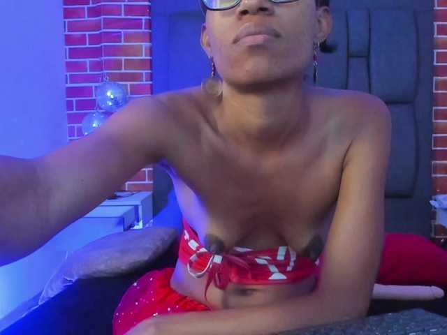eizaclarke live cam on BongaCams
