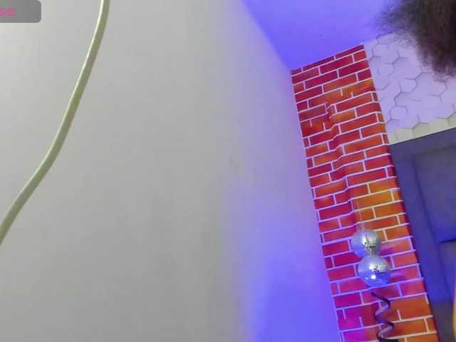 eizaclarke live cam on BongaCams
