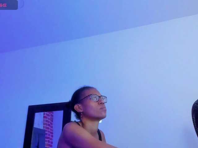 eizaclarke live cam on BongaCams