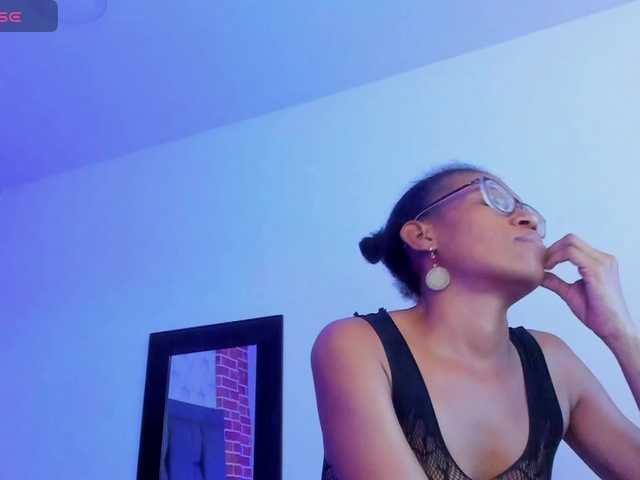 eizaclarke live cam on BongaCams