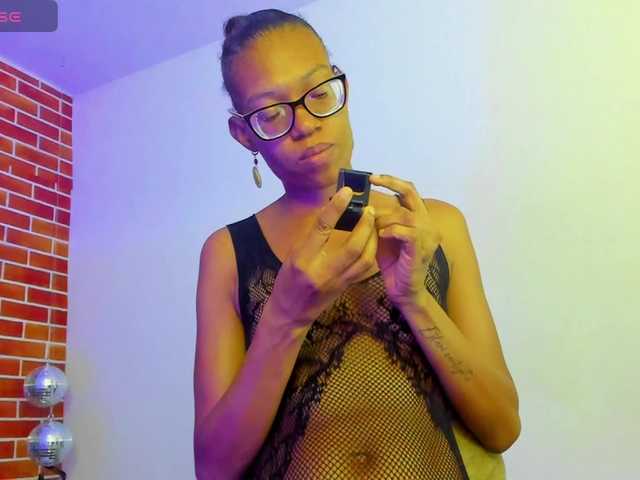 eizaclarke live cam on BongaCams