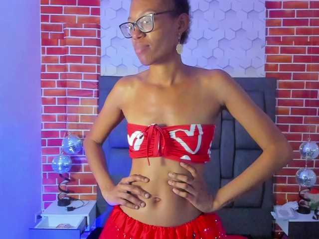 eizaclarke live cam on BongaCams