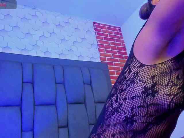 eizaclarke webcam
