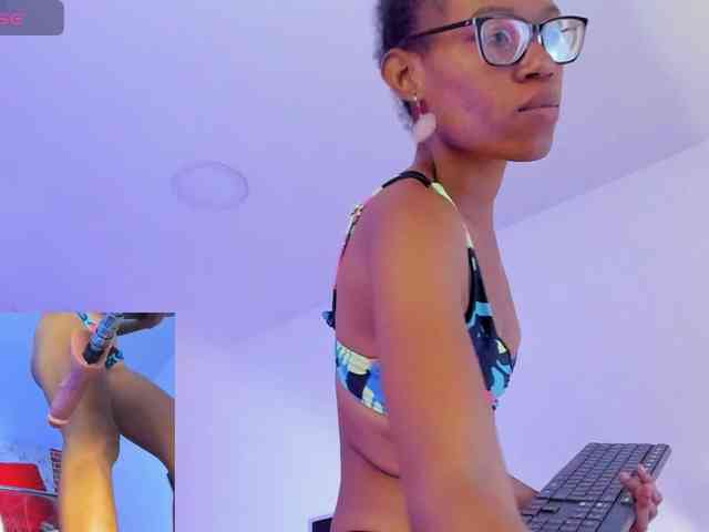eizaclarke webcam