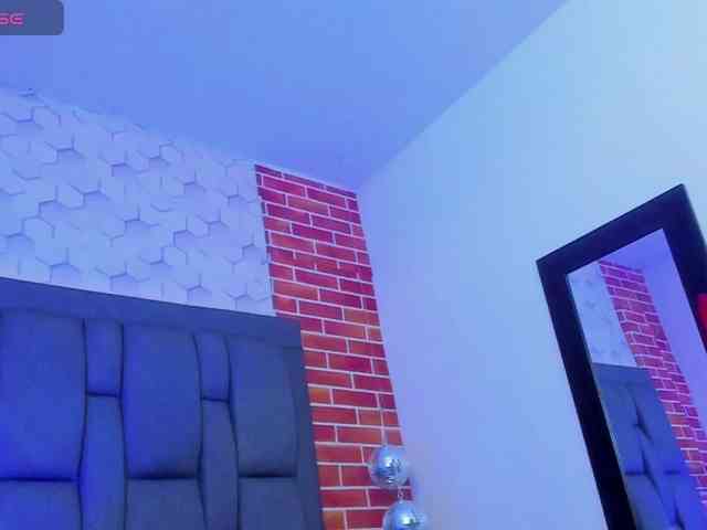 eizaclarke webcam
