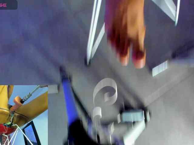 eizaclarke webcam