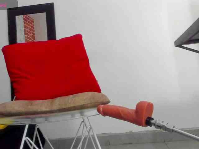 eizaclarke webcam