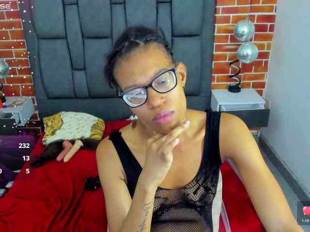 eizaclarke webcam