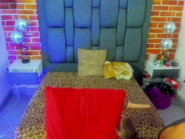 eizaclarke webcam