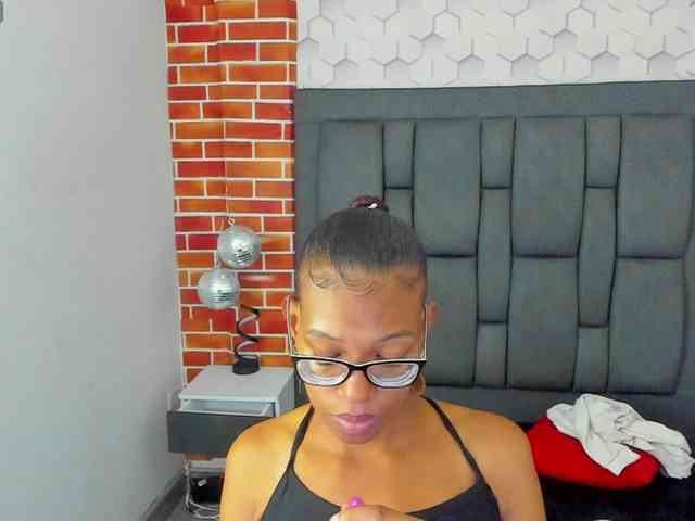 eizaclarke webcam