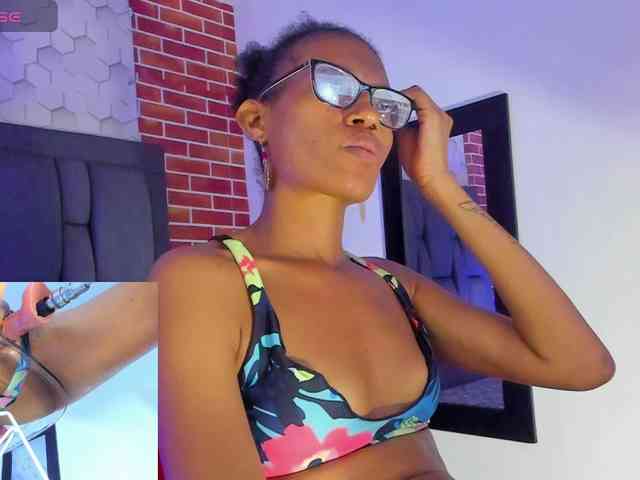 eizaclarke webcam