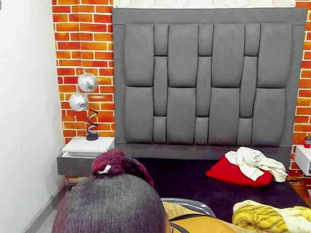 eizaclarke webcam