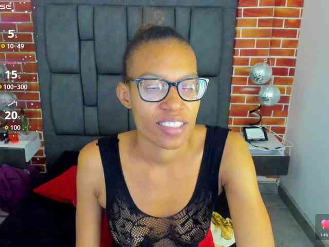 eizaclarke webcam