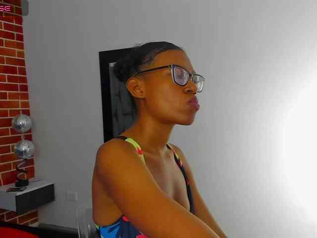 eizaclarke webcam