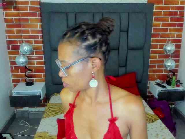 eizaclarke webcam