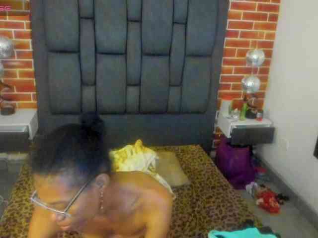 eizaclarke webcam