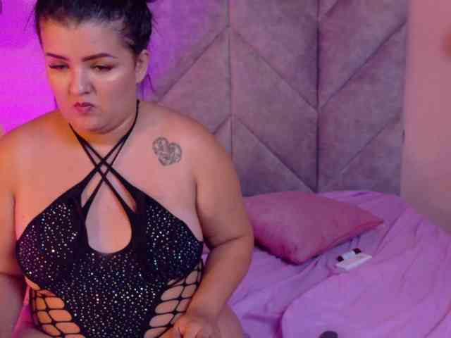 MadelynHot webcam