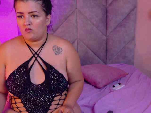MadelynHot webcam