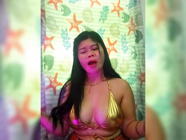 AnnaJulianna live cam on BongaCams