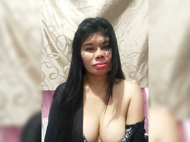 AnnaJulianna live cam on BongaCams