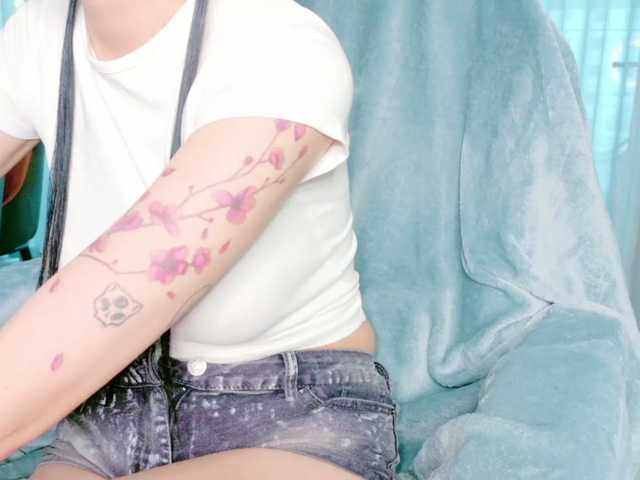 Kleopizez live cam on BongaCams