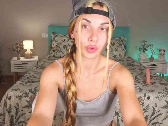 MissAmeliia webcam