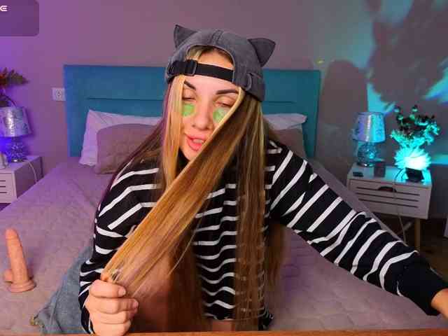 MissAmeliia webcam