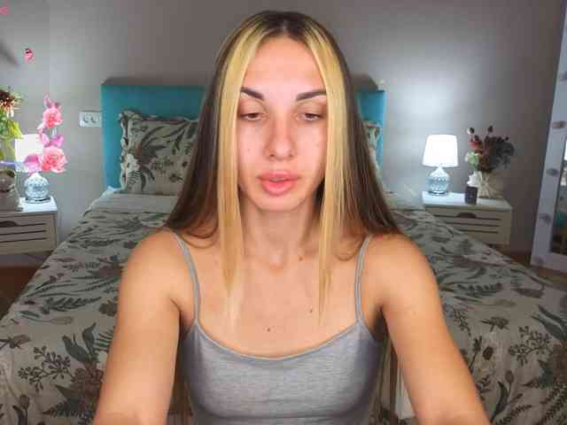 MissAmeliia webcam