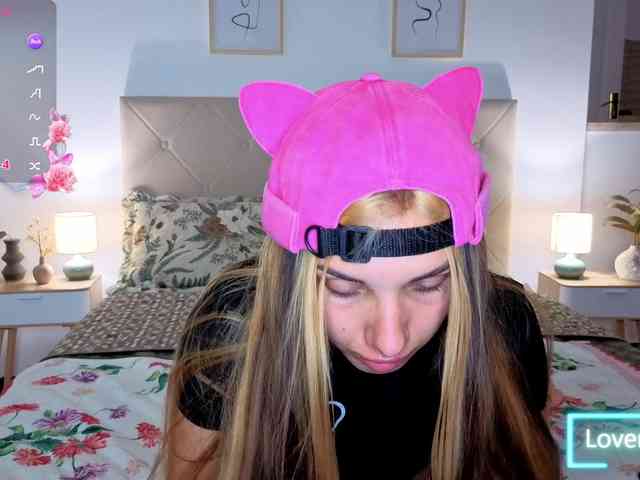 MissAmeliia webcam