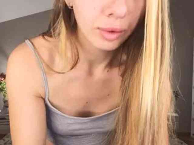 MissAmeliia webcam