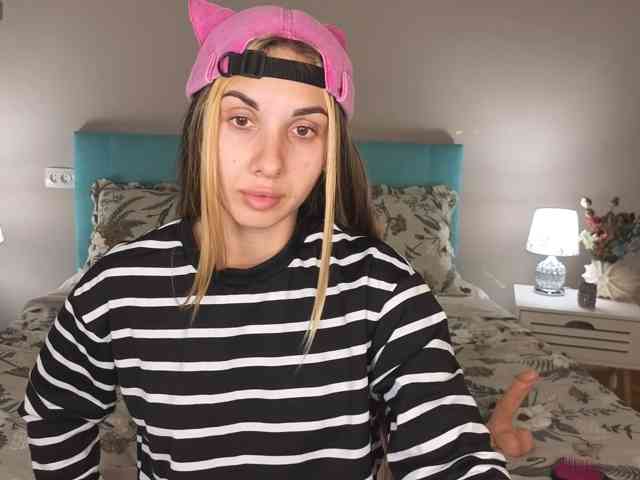 MissAmeliia webcam