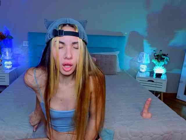 MissAmeliia webcam