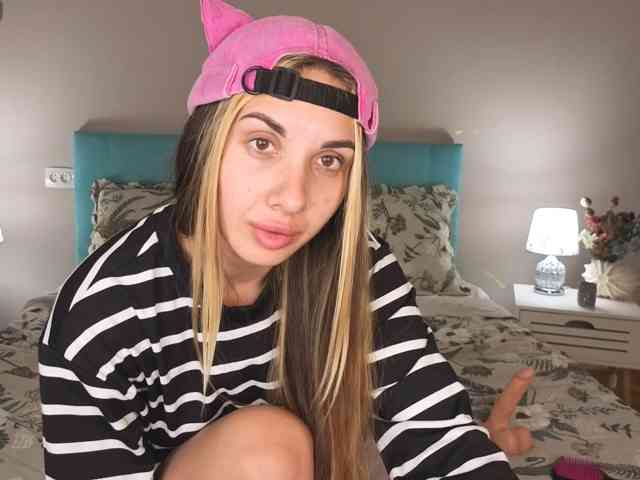 MissAmeliia webcam