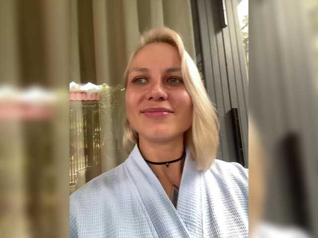 Bubaleh777 live cam on BongaCams