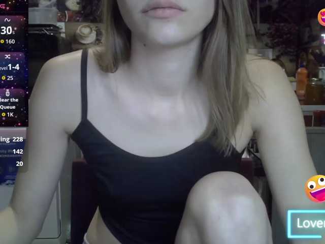 EvaaKisssss live cam on BongaCams