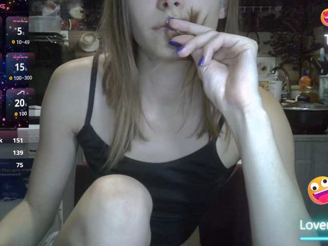 EvaaKisssss, live now on BongaCams